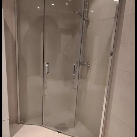 شقة Odda Central Apartment