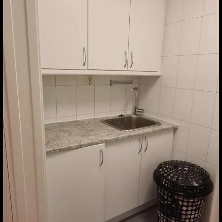 Odda Central Apartment شقة